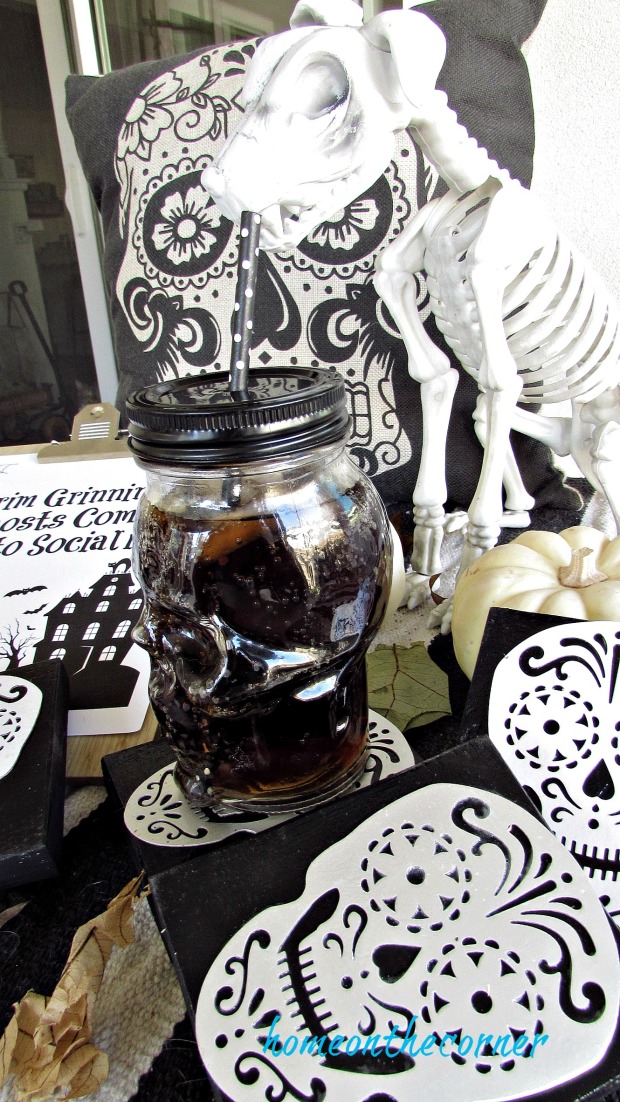 skull coasters mug, skeleton, pillow black and white